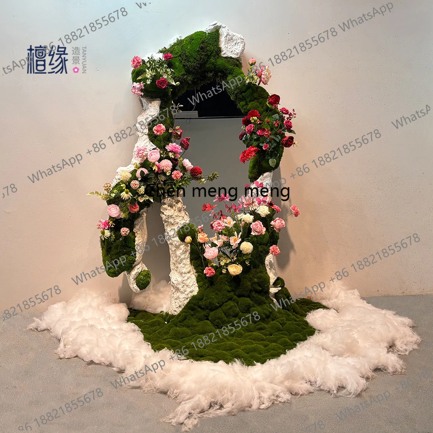 b567 衣料品店の窓の景観装飾鏡が緑の植物の壁を飾り、コー - Baby Shop Clothing のレビューと価格